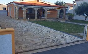 Studio Apartman I Mali Apartman
